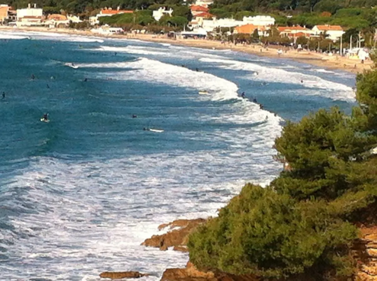 Lodge entre ciel et mer Saint-Cyr-sur-Mer 0*,  France