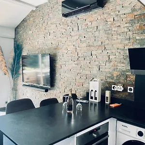 Moderne à Pied Plages, Commerces Appartement